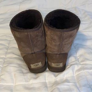 UGG Classic Short Boots - Chocolate Brown